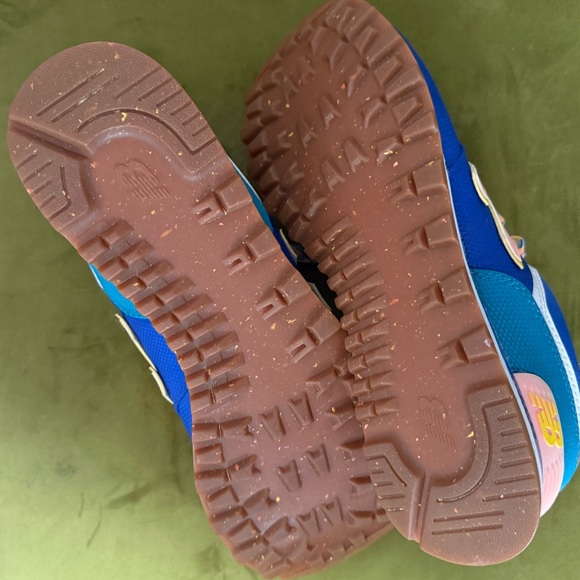 New Balance 574 Running Sneakers - Picture 4 of 4